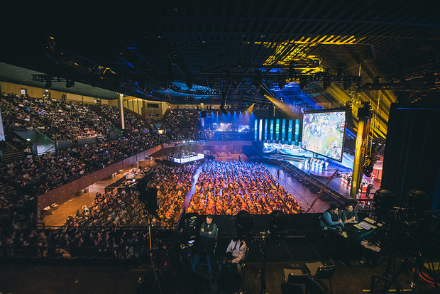 Eventos costumam lotar arenas em todo o mundo. Foto: Riot/Diulgação