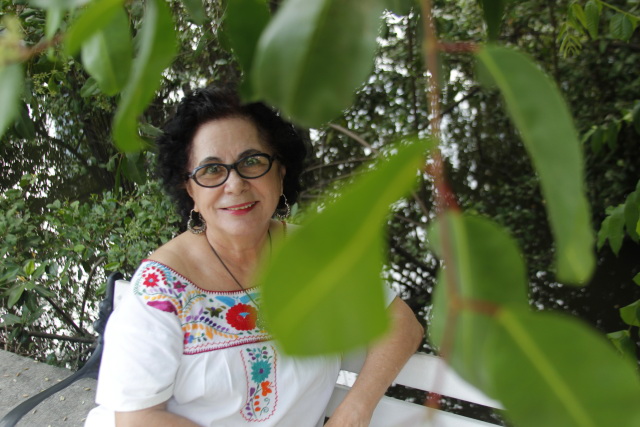 A bibliotecária Lúcia Moura participa ativamente das redes da Associação Por Amor às Graças. Crédito: Shilton Araujo/Esp.DP 