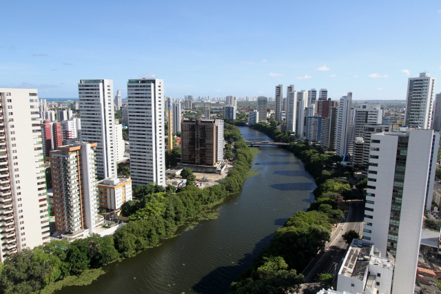 Troca de projeto de construção de um corredor viário por parque, às margens do Capibaribe, foi uma das conquistas da Por Amor às Graças. É um exemplo prático do impacto da união dos moradores na cidade. Crédito: Nando Chiappetta/DP