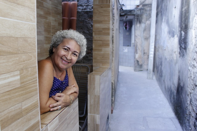Beco onde Dilce Miranda mora ganhou novo nome e agora se chama Vila Sá e Souza, depois de ação de pavimentação encabeçada pelo movimento Setubalize. Crédito: Shilton Araujo/Esp.DP