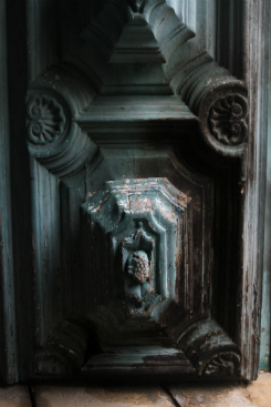 Porta danificada durante o carnaval também deverá ser recuperada. Foto: Julio Jacobina/DP