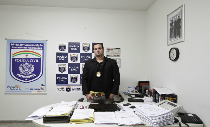 Al&eacute;m de se colocar dispon&iacute;vel, o delegado Igor Leite costuma ser criativo. Foto: Alcione Ferreira/DP/D.A Press/