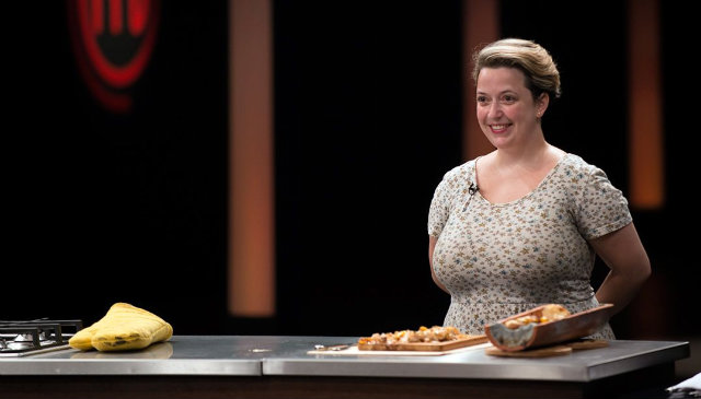 Competidora do MasterChef acredita que estilo de vida "minimalista" a torna mais feliz. Foto: Band/Reprodução/ Competidora do MasterChef acredita que estilo de vida "minimalista" a torna mais feliz. Foto: Band/Reprodução/