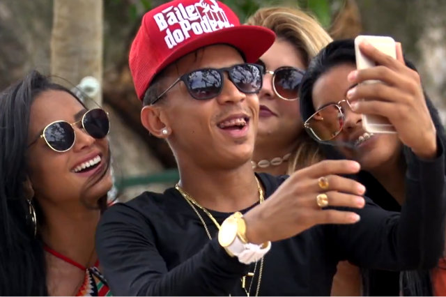 As imagens foram gravadas na semana passada no parque aqu&aacute;tico Splash EcoPark, localizado em Abreu e Lima. Foto: YouTube/Reprodu&ccedil;&atilde;o/