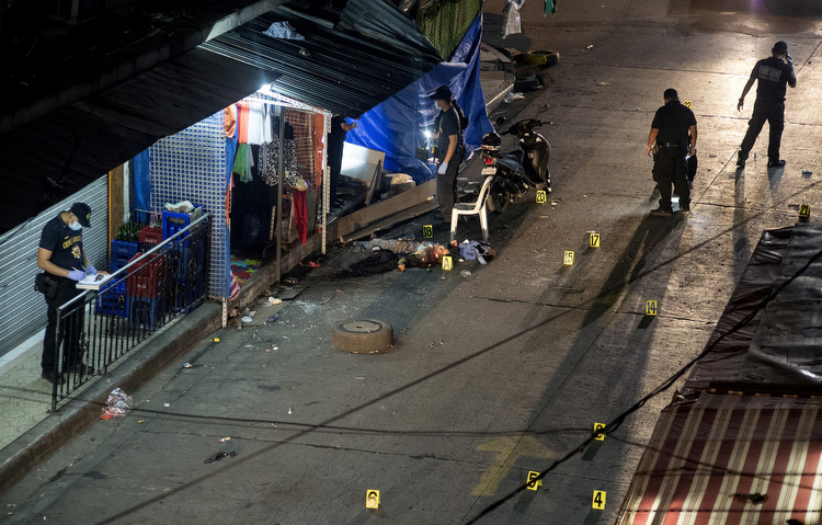 Ataque do Estado Isl&acirc;mico deixa pelo menos dois mortos nas Filipinas/Noel Celis / AFP