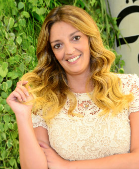 Renata e a mãe, Déia Dios, se inspiram na avó de Renata, Mercedes, adepta dos tratamentos capilares naturais. Foto: SpaDios/Divulgação