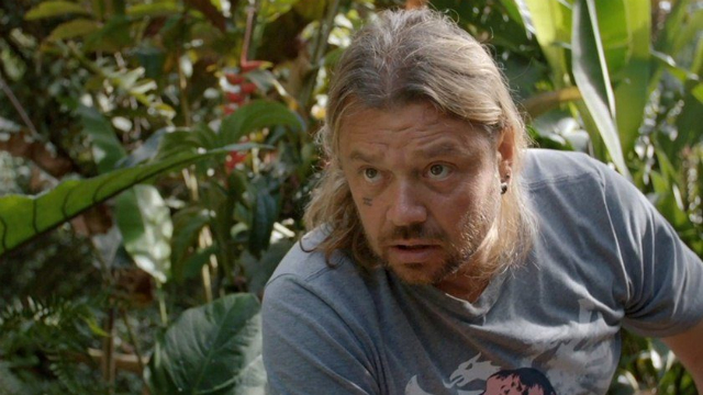 Richard Rasmussen em cena do filme A river below. Foto: A river below/Divulgação/