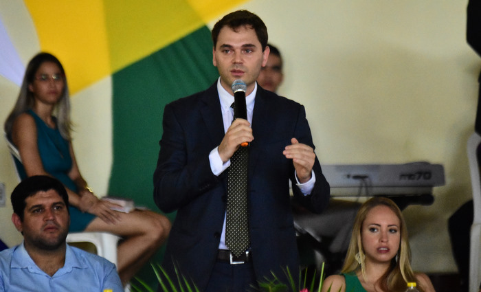 Cônsul da Itália no Recife, Gabor de Zagon, visitou cidade do interior para ver experiência de sucesso. Segundo ele, curso gera conexões não só comerciais, mas culturais e econômicas. Foto: Paulo Paiva/DP
