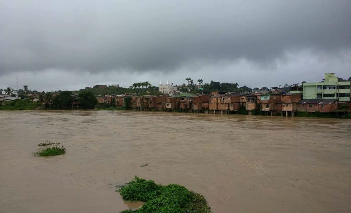 Em Barreiros, foram registrados 30 deslizamentos de terra e cerca de 120 moradores de áreas de risco deixaram suas casas. Foto: Reprodução/ Facebook/ Em Barreiros, foram registrados 30 deslizamentos de terra e cerca de 120 moradores de áreas de risco deixaram suas casas. Foto: Reprodução/ Facebook/
