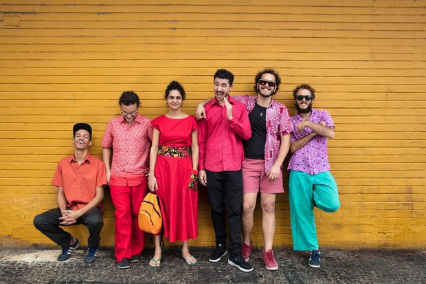 Sexteto já acumula mais de dez anos de estrada. Foto: Sueli Marmota/Divulgação