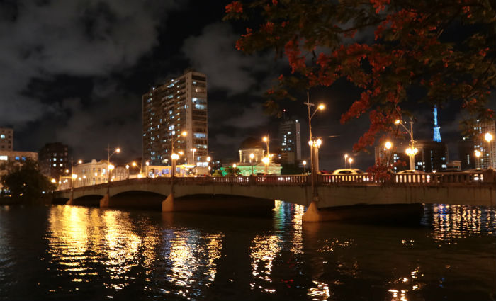 Secretaria de Turismo de Pernambuco ilumina pontes do Recife. Foto: Secretaria de Turismo/Divulga&ccedil;&atilde;o/