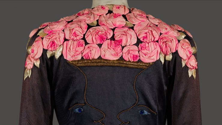 Figurinos icônicos para a história da moda são detalhados na plataforma e é possível ampliar detalhes em altíssima resolução. Foto: Google Arts and Culture/Divulgação