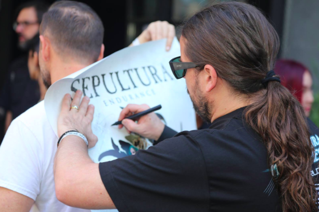 Andreas Kisser conduz boa parte da narrativa. Foto: O2Play/divulga&ccedil;&atilde;o/