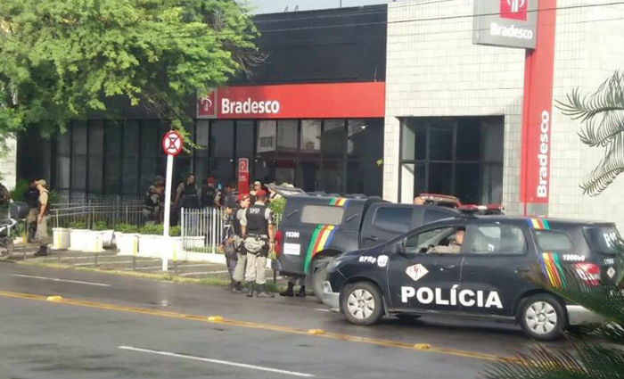 Polícia frustra arrombamento e prende suspeitos em flagrante. Foto: Rochelli Dantas/ DP/ Polícia frustra arrombamento e prende suspeitos em flagrante. Foto: Rochelli Dantas/ DP/