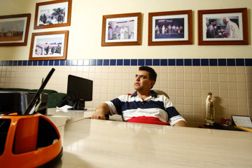 Gestor Ivan José Nunes Francisco vai transformar a história da escola em livro. Foto: Rafael Martins/DP