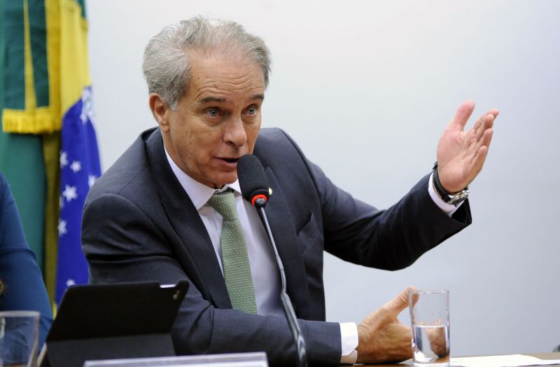 Montes, l&iacute;der do PSD, recha&ccedil;a interfer&ecirc;ncia: "Tanto na comiss&atilde;o quanto no plen&aacute;rio, cada um vai votar de acordo com a pr&oacute;pria convic&ccedil;&atilde;o". Foto: Ag&ecirc;ncia C&acirc;mara/