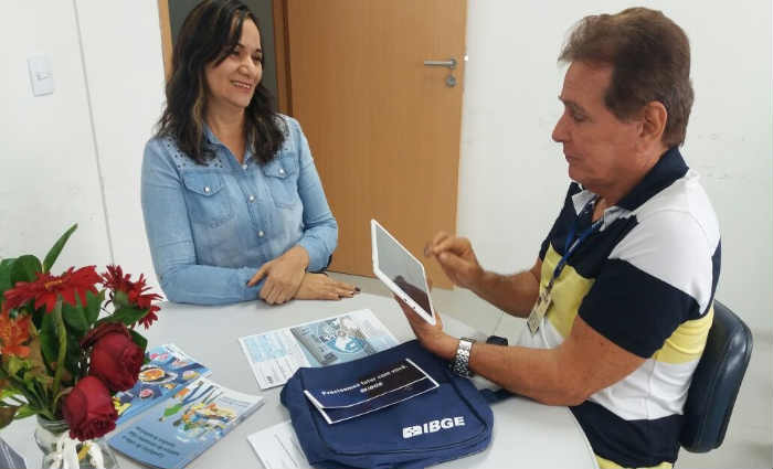 A POF come&ccedil;ou a coleta de dados em junho deste ano e vai at&eacute; o mesmo de 2018. Na foto, Isailda Barros, supervisora estadual da POF. Cr&eacute;dito: IBGE/Divulga&ccedil;&atilde;o/