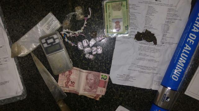 Suspeito foi detido ao se atirar no Rio Capibaribe para fugir - Foto: Divulga&ccedil;&atilde;o/PMPE/