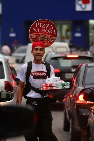 Engarrafamento gerou oportunidade de negócio para restaurante na Ilha do Leite. Foto: Peu Ricardo/DP.