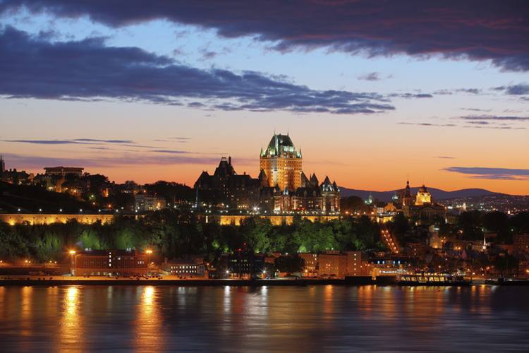 Château Frontenac, famoso cartão-postal do Canadá, fica na parte alta da cidade de Quebec (foto: Turismo Canadá/Divulgação)