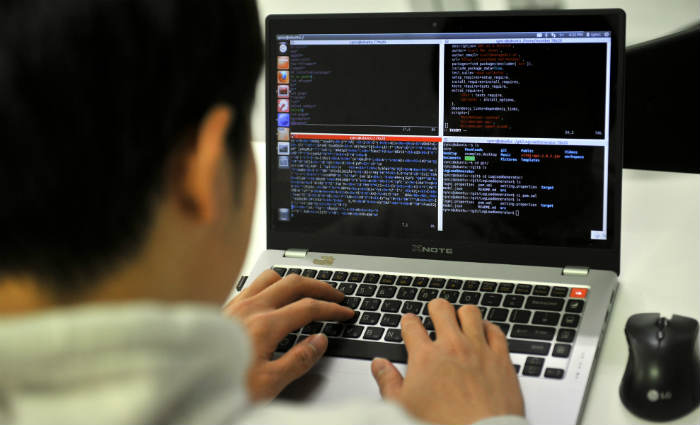 Para ter sucesso no mundo virtual, o primeiro passo é identificar qual é o grupo responsável pela violação das informações. Foto: JUNG YEON-JE / AFP PHOTO/ Para ter sucesso no mundo virtual, o primeiro passo é identificar qual é o grupo responsável pela violação das informações. Foto: JUNG YEON-JE / AFP PHOTO/