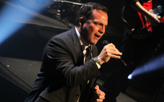 Ator e cantor baiano deve apresentar sucessos de Tom Jobim e Frank Sinatra. Foto: Thyago Andrade/ Divulgação