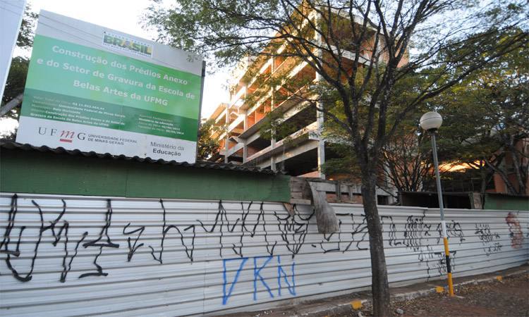 Projeto suspenso na Escola de Belas Artes da UFMG: assim como em várias outras instituições mantidas pela União, maioria das obras foi paralisada. Foto: Leandro Couri/EM/DA Press/