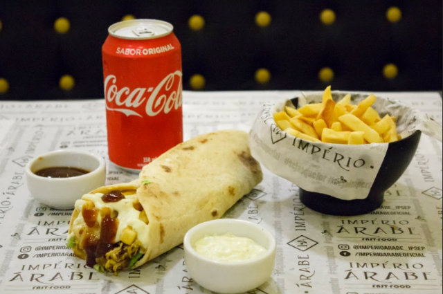 Império Árape aposta na linha fast food, com compos de kebab. Fotos: Victor Cayke Fotografia