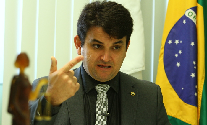 "A felicidade não pode estar só num grupo. Ela tem que estar espalhada", afirma o defensor-geral, que chegou ao cargo em 2014, sendo o mais jovem do Brasil. Hoje, ele tem 39 anos Foto: Peu Ricardo/ "A felicidade não pode estar só num grupo. Ela tem que estar espalhada", afirma o defensor-geral, que chegou ao cargo em 2014, sendo o mais jovem do Brasil. Hoje, ele tem 39 anos Foto: Peu Ricardo/
