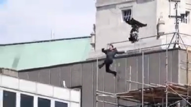 Cruise quis interpretar Ethan Hunt sem o auxílio de dublês e acabou se acidentando. Foto: YouTube/Reprodução/
