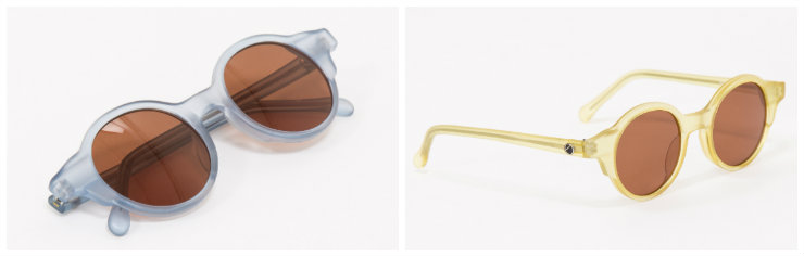 Os óculos, cujas lentes são colocadas à mão nas armações, têm versões em azul, amarelo e cor-de-rosa. Fotos: Farm/Divulgação