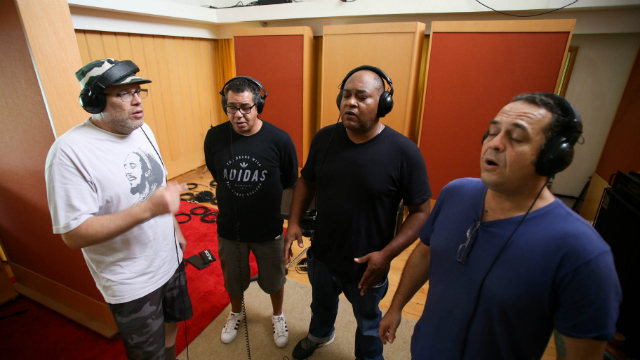 Disco conta com produ&ccedil;&atilde;o de Eduardo Bid e Bact&eacute;ria (&agrave; esquerda). Foto: Rafaella Ribeiro/Divulga&ccedil;&atilde;o/