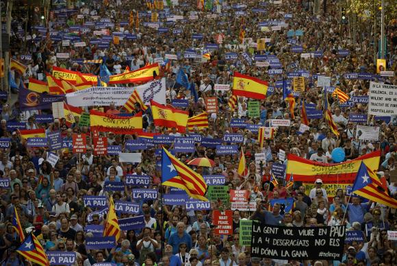 Manifestação contra os atentados na Catalunha reuniu 500 mil pessoasEFE/Alberto Estévez/ Manifestação contra os atentados na Catalunha reuniu 500 mil pessoasEFE/Alberto Estévez/
