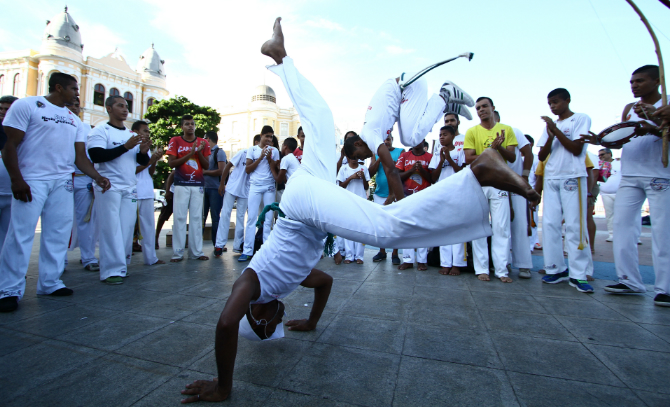 Capoeira &eacute; arte, dan&ccedil;a, m&uacute;sica, esporte e luta. Foto: Paulo Paiva/DP/D.A Press/Capoeira &eacute; arte, dan&ccedil;a, m&uacute;sica, esporte e luta. Foto: Paulo Paiva/DP/D.A Press