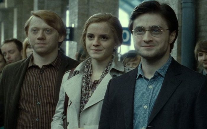 Harry, Hermione e Rony deixam os seus filhos à caminho de Hogwarts na cena final do último filme da saga - Foto: Warner/Divulgação/