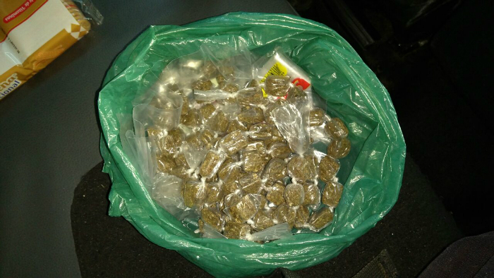 Militar/Divulga&ccedil;&atilde;o/Material apreendido com a dupla. Foto: Pol&iacute;cia Militar/Divulga&ccedil;&atilde;o