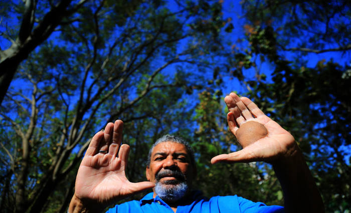 'A gente nunca esquecer&aacute;%u2019, afirma Ferreira, sobrevivente do acidente com a c&aacute;psula radioativa e c&eacute;sio 137, em 1987, que sofre com radiodermatite. Foto: Wildes Barbosa / Estad&atilde;o/