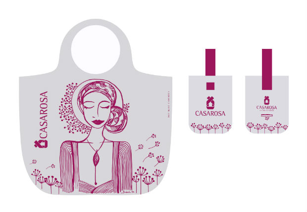 Entre os produtos assinados por Babu Carneiro, ecobags, canecas e camisas. Foto: ONG CasaRosa/Divulgação/ Entre os produtos assinados por Babu Carneiro, ecobags, canecas e camisas. Foto: ONG CasaRosa/Divulgação/