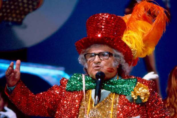 Chacrinha em a&ccedil;&atilde;o no Cassino do Chacrinha, nos anos 80. Cr&eacute;dito: Nelson Di Rago/Reproducao/Arquivo TV Globo/