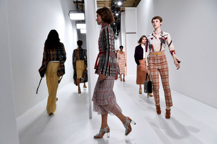 Hermès desfilou sob direção artística de Nadège Vanhee-Cybulski. Foto: ALAIN JOCARD / AFP