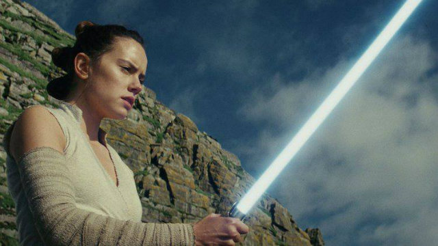 filme, Rey busca a tutela de Luke. Foto: Walt Dinsney/Divulgação/