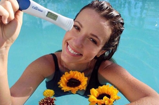 Atriz de 33 anos dividiu a notícia com os fãs nas redes sociais. Foto: Instagram/Reprodução/
