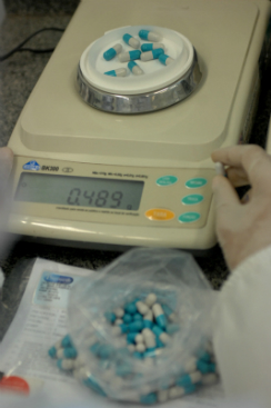 Entre os benefícios do manipulado está a individualidade do atendimento e o controle da concentração de medicação. Foto: Teresa Maia/DP