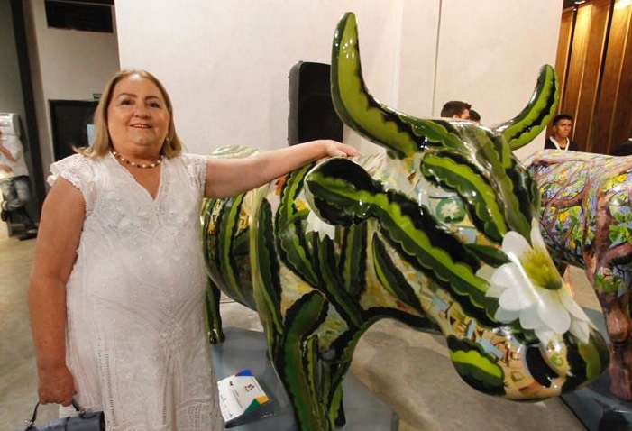 "Vaca Maroca A Beleza Do Sertão", criação da artista plástica e comerciante Maria Luiza de Carvalho Nunes (%u201CMariquinha%u201D), é uma das peças da 11a. CowParade no Brasil. Foto: Ricardo Fernandes/DP/"Vaca Maroca A Beleza Do Sertão", criação da artista plástica e comerciante Maria Luiza de Carvalho Nunes (%u201CMariquinha%u201D), é uma das peças da 11a. CowParade no Brasil. Foto: Ricardo Fernandes/DP "Vaca Maroca A Beleza Do Sertão", criação da artista plástica e comerciante Maria Luiza de Carvalho Nunes (%u201CMariquinha%u201D), é uma das peças da 11a. CowParade no Brasil. Foto: Ricardo Fernandes/DP/"Vaca Maroca A Beleza Do Sertão", criação da artista plástica e comerciante Maria Luiza de Carvalho Nunes (%u201CMariquinha%u201D), é uma das peças da 11a. CowParade no Brasil. Foto: Ricardo Fernandes/DP