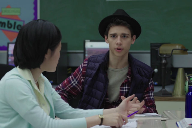 Os representantes do artista enviaram nota oficial informando que Shelton "jamais machucaria outra pessoa". Foto: Netflix/Divulgação/