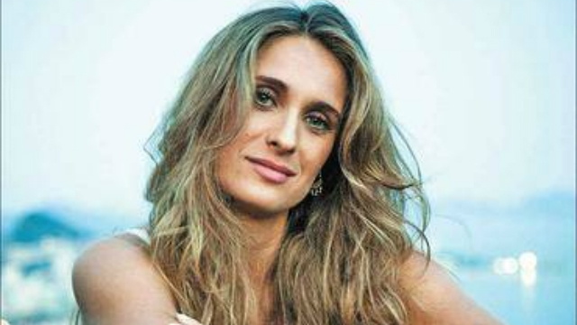 Ela ainda divide a bola com Toquinho, Vin&iacute;cius Cantu&aacute;ria, Cris Dellano e o pai, Carlinhos Vergueiro. Foto: Luciano Quintela/Divulga&ccedil;&atilde;o/