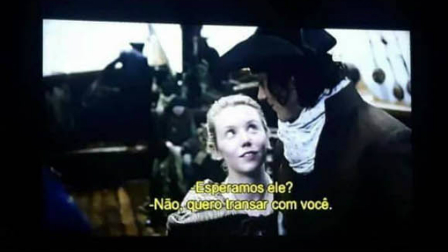 No lugar da tradução, legendas exibiram conteúdos eróticos. Foto: Twitter/Reprodução/ No lugar da tradução, legendas exibiram conteúdos eróticos. Foto: Twitter/Reprodução/