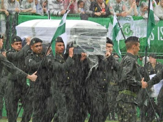 Chegada dos corpos e velório das vítimas do voo da Chapecoense. Foto: Breno Fortes/CB