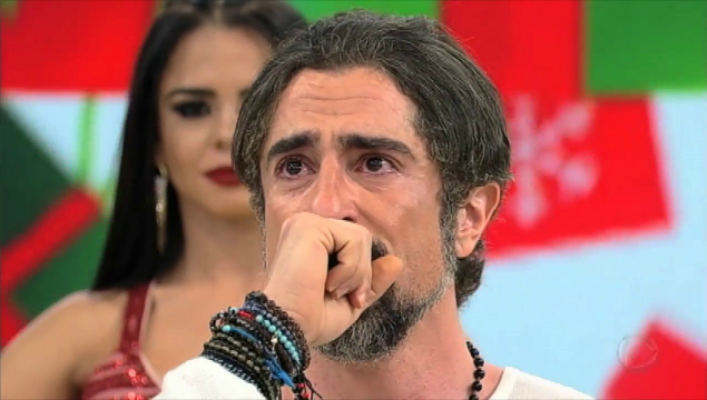 Marcos Mion segue no comando do polêmico reality show A Casa. Foto: Record/Divulgação/