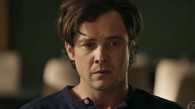 Gael sofre com a suposta morte de Clara. Foto: Globo/Reprodução/ Gael sofre com a suposta morte de Clara. Foto: Globo/Reprodução/